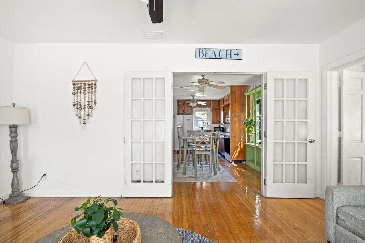 Vintage Beach Bungalow - Walk To Beach - 잭슨빌 비치