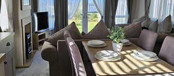 Premium 2 Bedroom Caravan With Free Wifi