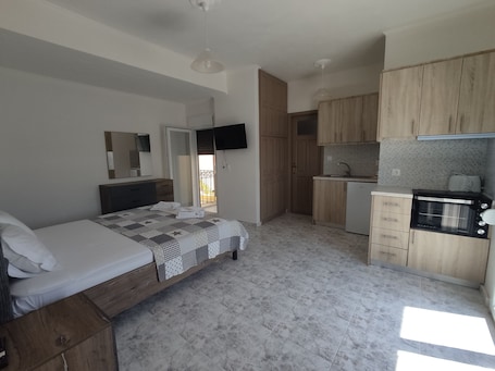 1 habitación y caja de seguridad en la habitación . Elena