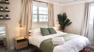 2 bedrooms, desk, iron/ironing board, free WiFi