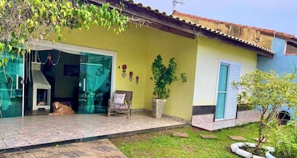 P004 Casa c 3 Dorm. Apenas 150m da Praia