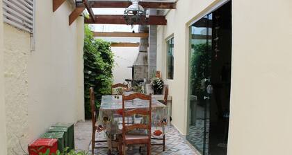 P004 Casa c 3 Dorm. Apenas 150m da Praia