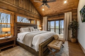 2 Schlafzimmer, Schreibtisch, Bügeleisen/Bügelbrett, Reisekinderbett