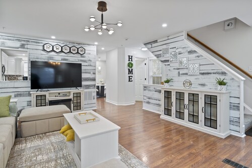 Experience Elevated Comfort: Luxe Breeze Townhouse.