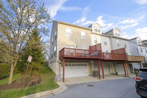 Experience Elevated Comfort: Luxe Breeze Townhouse.