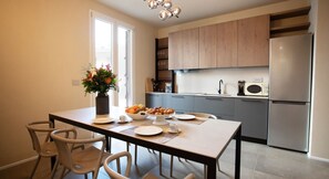 Dining - MARINA VERDE COTTAGE (Porto Cesaero)