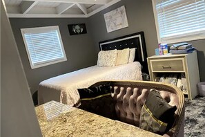 1 dormitorio, escritorio, wifi gratis y ropa de cama