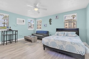 1 bedroom, iron/ironing board, free WiFi, bed sheets - Cozy St. Pete Beach condo - Steps to the beach & sunsets + Heated pool (St. Pete Beach)