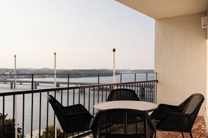 Suite junior | Escritorio, cortinas blackout, insonorización y wifi gratis 