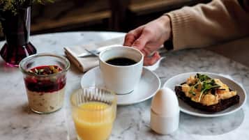 Free daily buffet breakfast