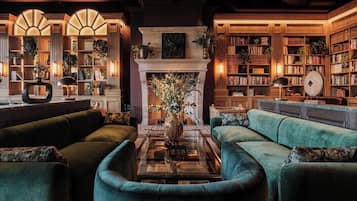 2 bar/dinlenme salonu