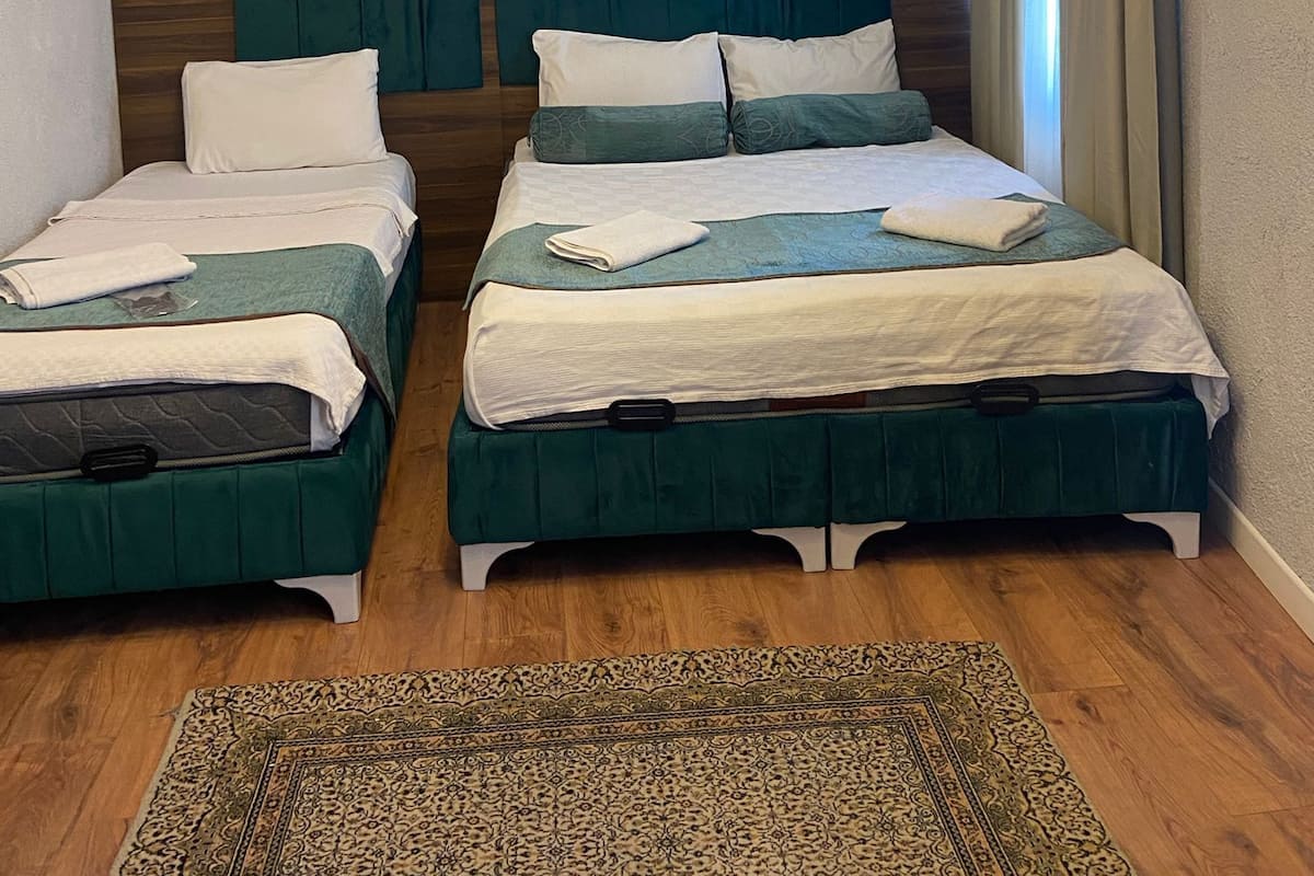 1 bedroom, premium bedding, free minibar, desk