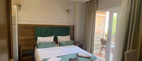 Premium bedding, free minibar, desk, soundproofing