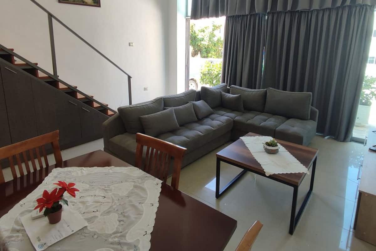 Duplex Apartment | 免費 Wi-Fi、床單