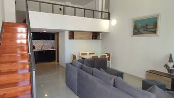 Duplex Apartment | Free WiFi, bed sheets