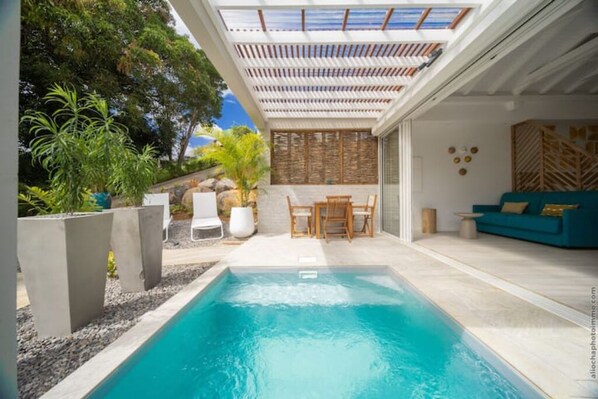 Indoor pool, outdoor pool