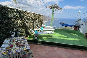 屋外ダイニングエリア