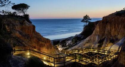 Modern 1 Bedroom Sea View 200m to the Beachfront