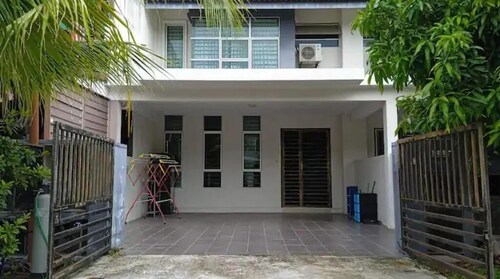 Bangi Avenue 2 Storey 8-10 pax