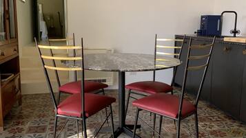 Casa Luxury, vista città | Cucina privata | Frigorifero, forno, piano cottura, lavastoviglie