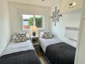 2 bedrooms, bed sheets