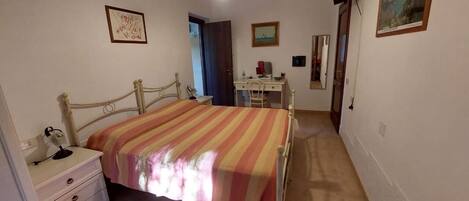 1 chambre, bureau, Wi-Fi gratuit, draps fournis
