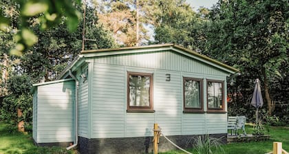 Ferienhäuser Insel Usedom - Waldhaus 3 - Waldgrundstück Direkt am Achterwasser!