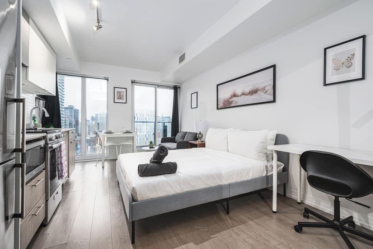 Executive Condo, 1 Queen Bed