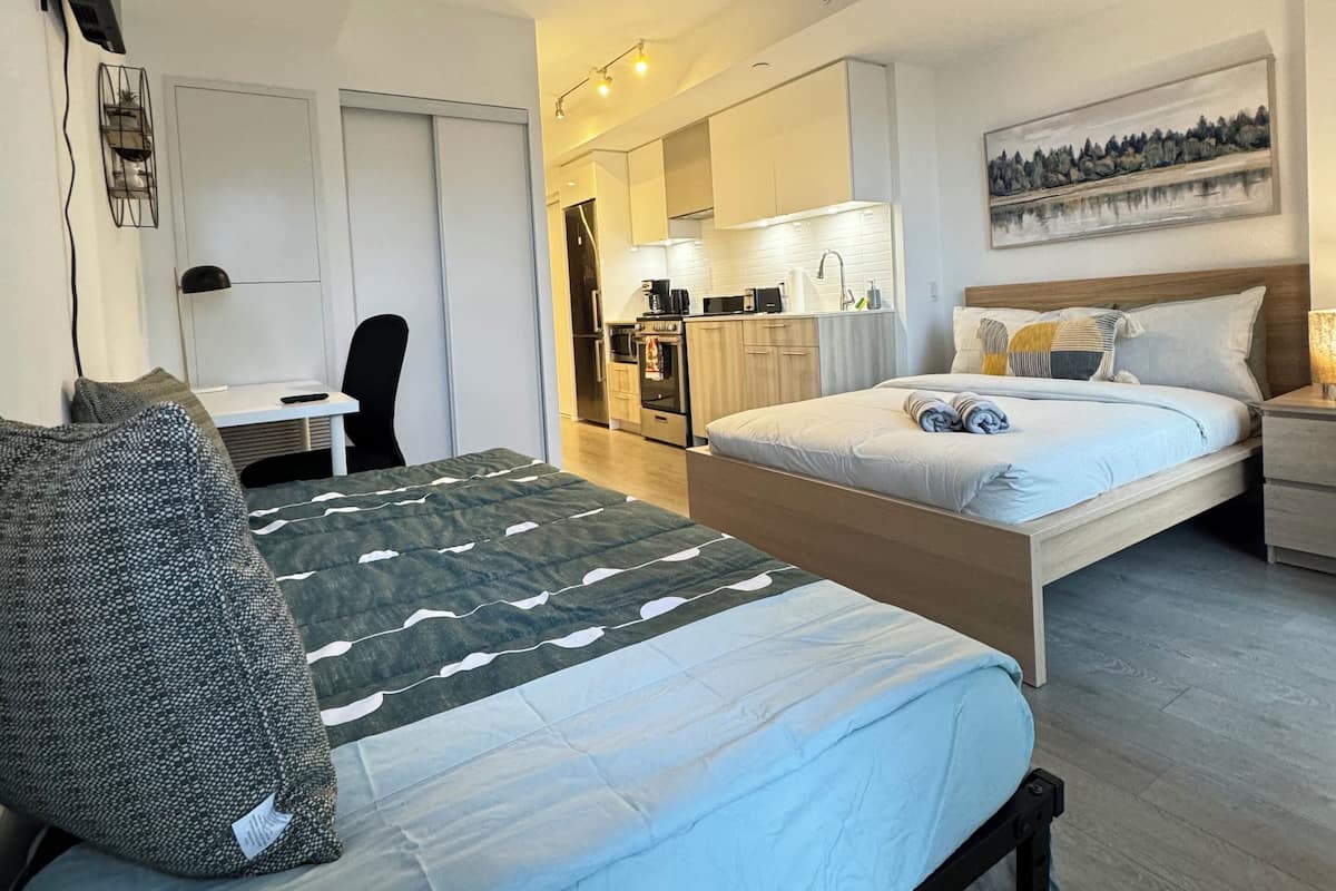 Basic Condo, Multiple Beds