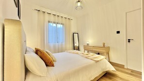 2 bedrooms, iron/ironing board, WiFi, bed sheets