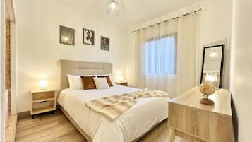 2 bedrooms, iron/ironing board, WiFi, bed sheets