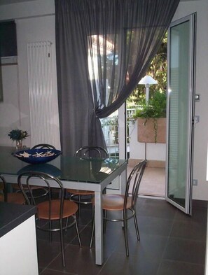 Deluxe Apartment | Private kitchen | Full-sized fridge, oven, stovetop, toaster - Sea House (San Benedetto del Tronto)