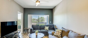 Close to Lakes, Parks & Winery: Bonham Apt