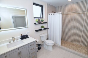 Shower, hair dryer, towels, toilet paper - Luxury Villa in Cabrita Point- Great Bay Villa with Pickleball & Basketball  (ST THOMAS)