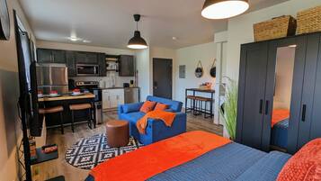 1 soverom, strykejern/-brett, wi-fi (inkludert) og sengetøy