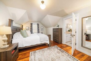 4 habitaciones, tabla de planchar con plancha, cuna de viaje y wifi 