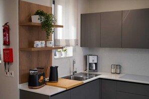 Réfrigérateur, micro-ondes, four, lave-vaisselle