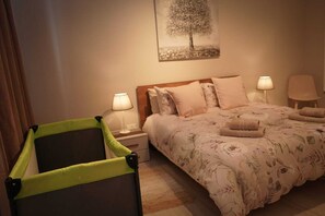 2 Schlafzimmer, Bügeleisen/Bügelbrett, Reisekinderbett, WLAN