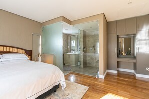Egyptian cotton sheets, premium bedding, down duvets, memory-foam beds - Bali and Eva Midlands (Zenzani)