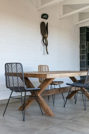 Terrace/patio - Bali and Eva Midlands (Zenzani)