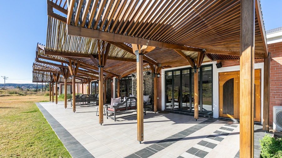 Bali and Eva Midlands