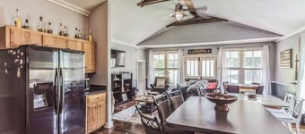 New Hope Bourbon Stop- historic home, peaceful spot in heart of Bourbon country