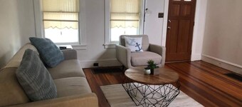 LOVELY RENOVATED 2 BEDROOM HOME WITH FREE PARKING 