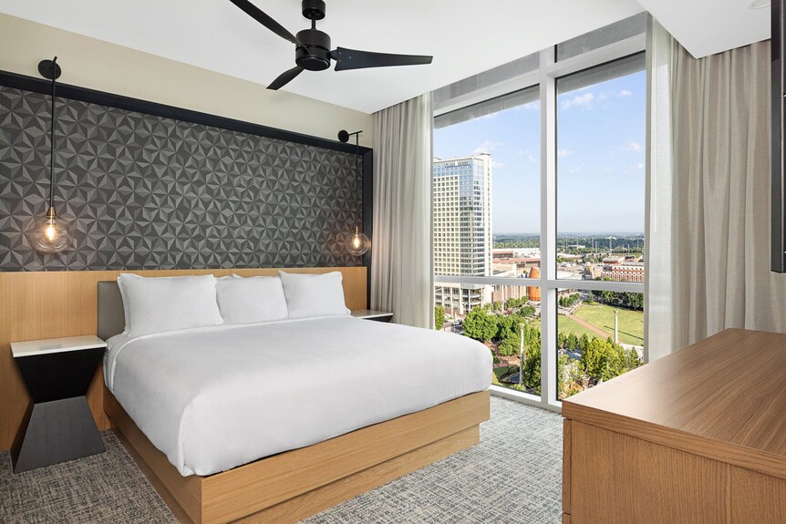 Heart Of Downtown Atlanta Resort With Pool & Bar - Atlanta, GA