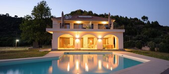 Antinea Olympian Villa East studio