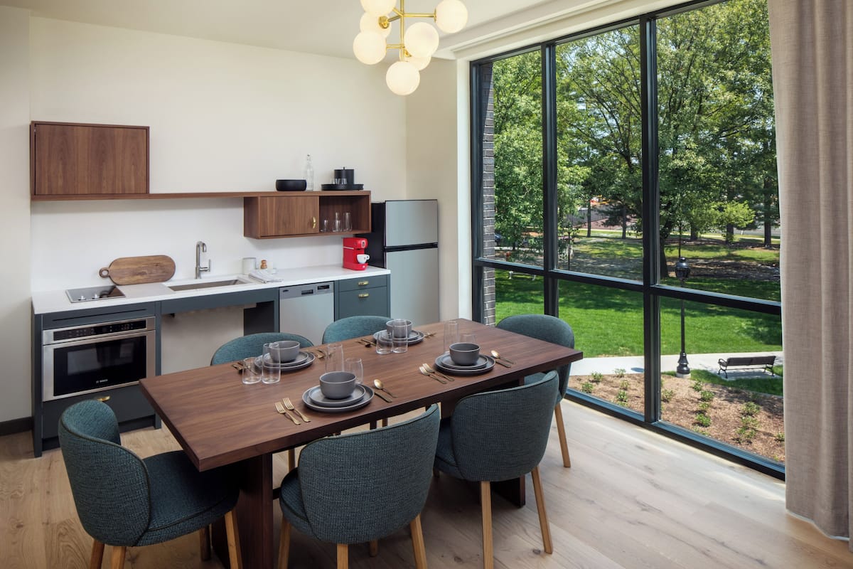 Suite, Accessible (Heartwood) | Premium bedding, down comforters, in-room safe, laptop workspace