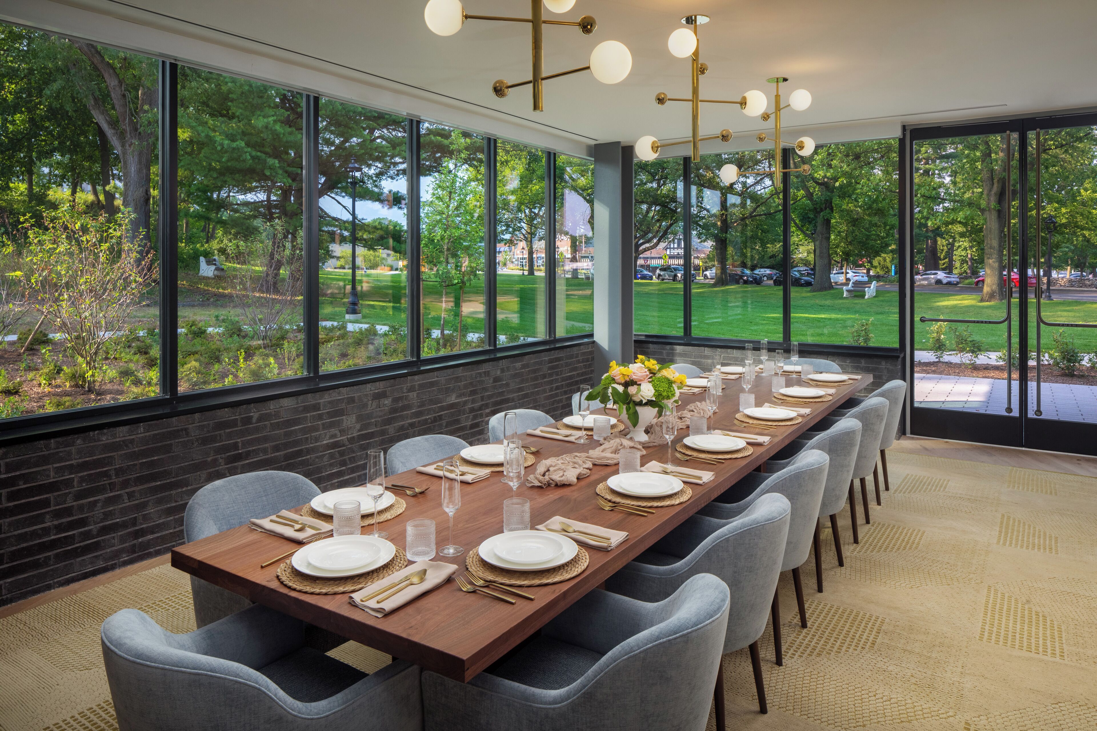 Breakfast, lunch, dinner served; American cuisine 