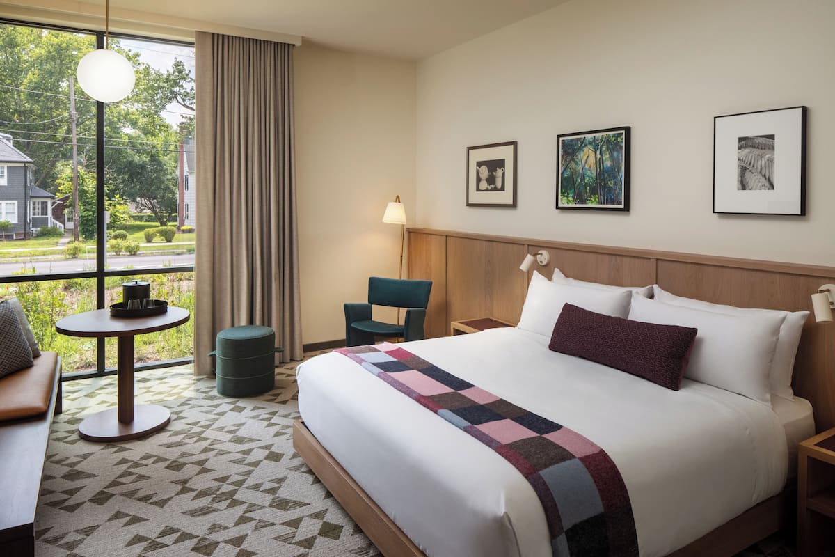 Room, 1 King Bed (Heartwood) | Premium bedding, down comforters, in-room safe, laptop workspace