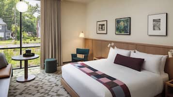 Room, 1 King Bed (Heartwood)