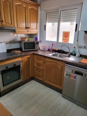 Micro-ondas, fogão, cooktop, lava-louças